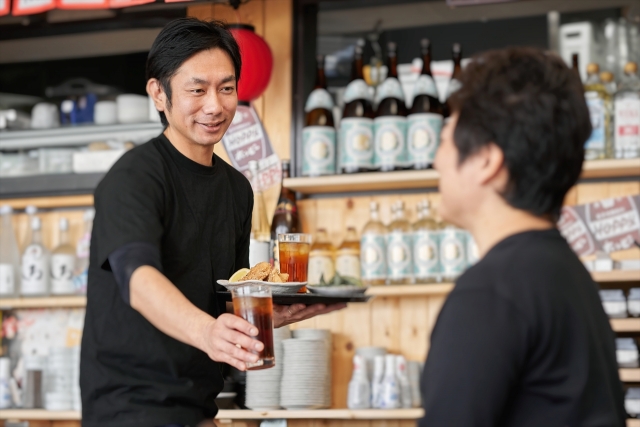 ホールスタッフ・店長・エリアマネージャー候補 (求人ID:00035121-967)
